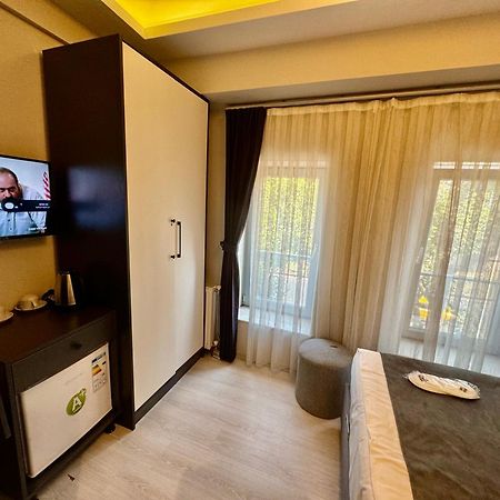 Aram Edessa Hotel Istanbul Bagian luar foto