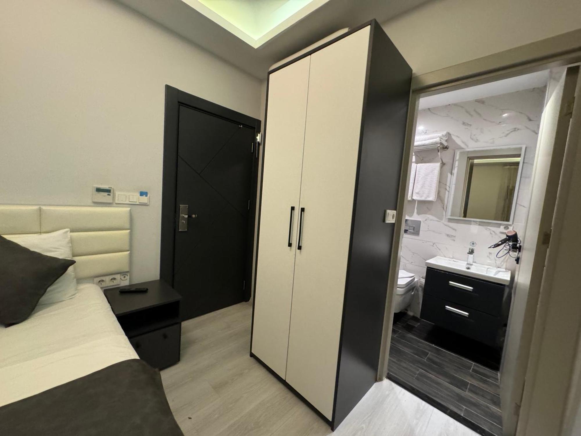 Aram Edessa Hotel Istanbul Bagian luar foto