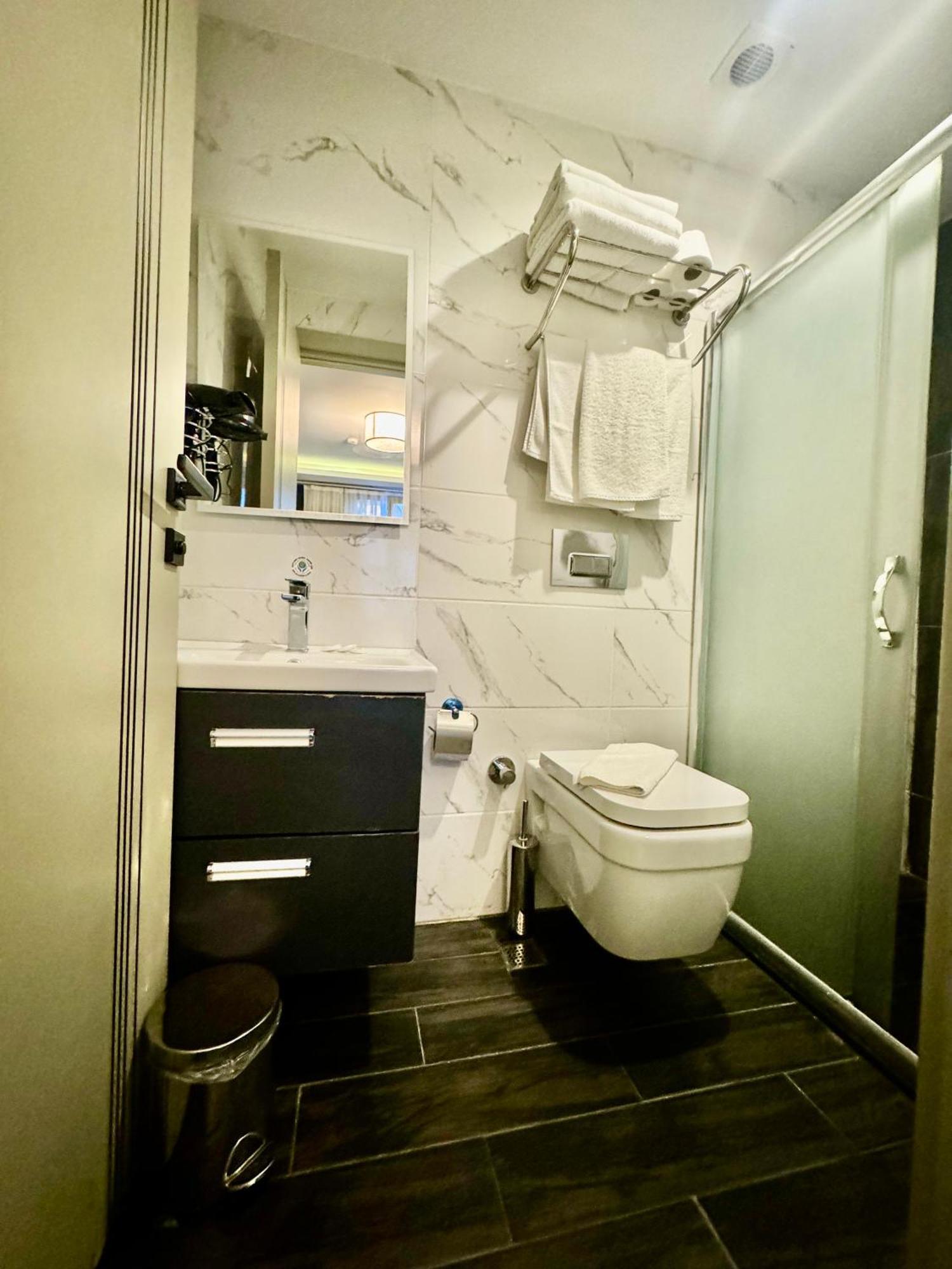 Aram Edessa Hotel Istanbul Bagian luar foto