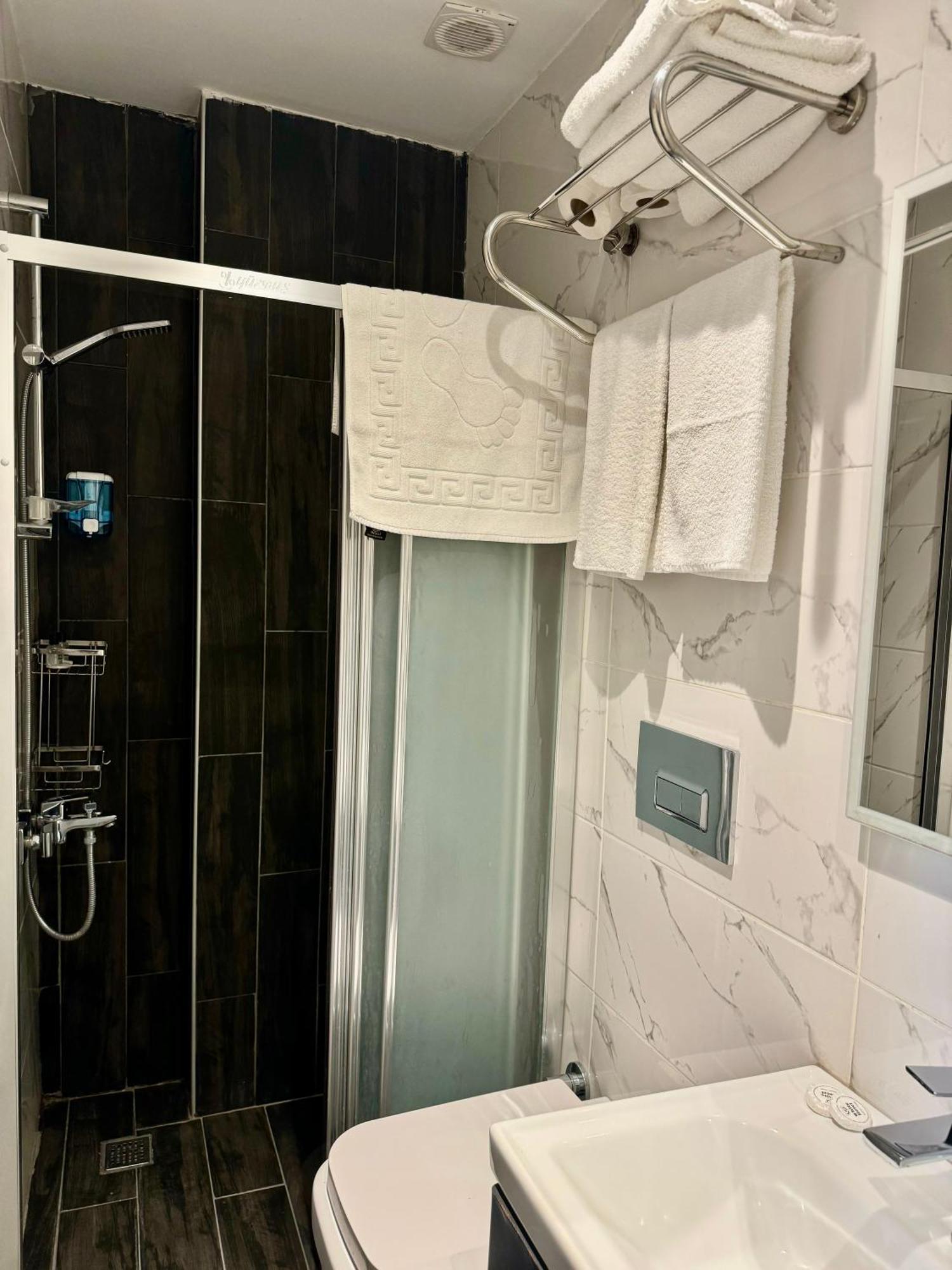 Aram Edessa Hotel Istanbul Bagian luar foto