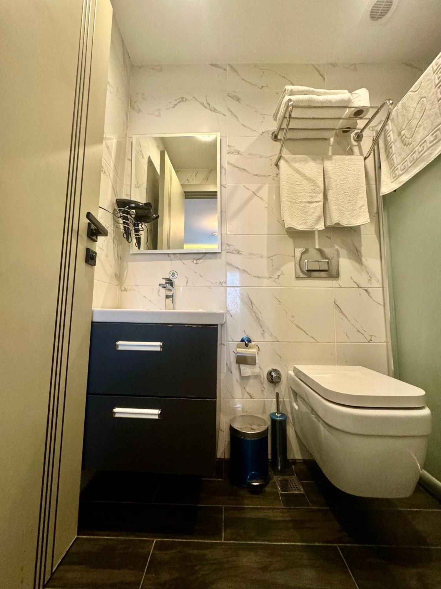 Aram Edessa Hotel Istanbul Bagian luar foto